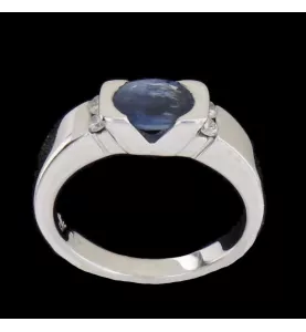Anello in oro bianco diamante e zaffiro