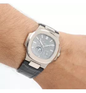 PATEK PHILIPPE NAUTILUS 5712 G