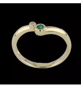 Emerald Yellow Gold Ring and Diamonds