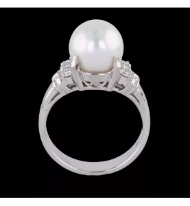 Platin-Perlenring und Diamanten