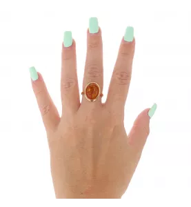 Anello in oro giallo e ambra