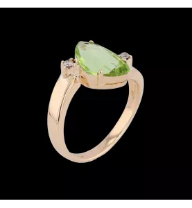 Anello in oro giallo con peridoto e diamanti