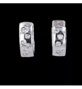 Boucles d'oreilles en or gris diamants