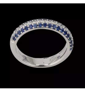 RING AUS GRAUGOLD MIT DIAMANTEN UND SAPHIREN