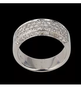 Anello in oro bianco e diamanti