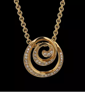 Collana con ciondolo a spirale in oro giallo