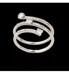 Ring aus Graugold mit Diamanten