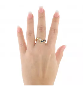 Anello con zaffiro e diamante in oro giallo