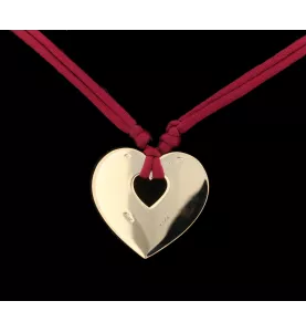 Poiray "Secret Heart" pendant, yellow gold.