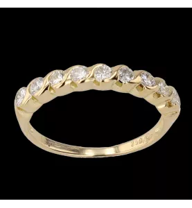 RING AUS GELBGOLD MIT 9 DIAMANTEN