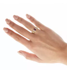 Anello con diamante e rubino in oro giallo