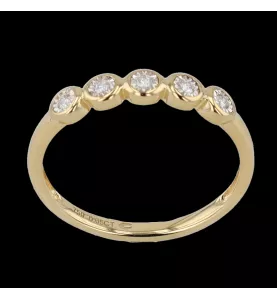 Anello in oro giallo con 5 diamanti