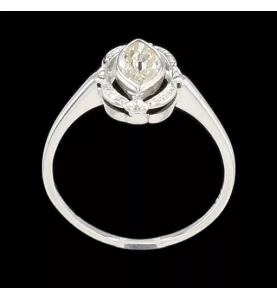 Solitaire ring, shuttle size