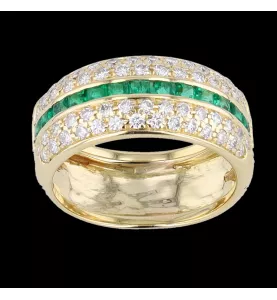 RING AUS GELBGOLD SMARAGD UND DIAMANTEN